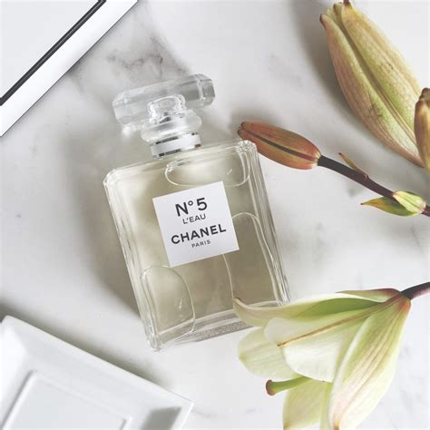 chanel number 5 leau|Chanel no 5 l'eau review.